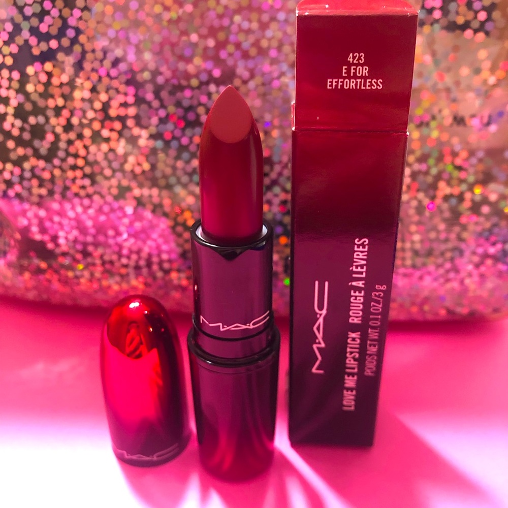 BNIB! MAC Love Me Lipstick 💄 in E For Effortless 423